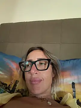 Snapshot of casalinga88 chatting on 06/28/26, 04:13 casalinga88 online show from 06/28/26, 04:13