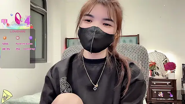 Berrysweet 68 online show from 10/28/25, 02:38