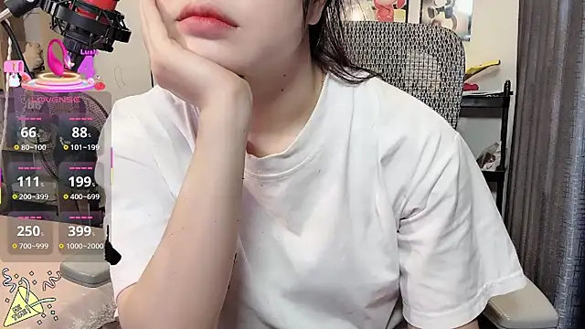 Snapshot of Berrysweet_68 chatting on 09/24/25, 04:57 Berrysweet 68 online show from 09/24/25, 04:57