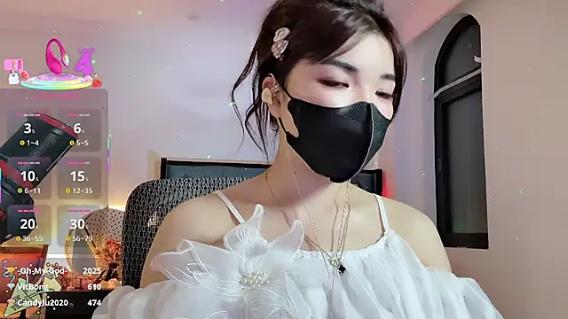 Snapshot of Berrysweet_68 chatting on 10/02/25, 10:13 Berrysweet 68 online show from 10/02/25, 10:13