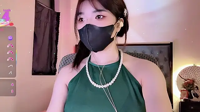 Berrysweet 68 online show from 10/26/25, 02:17