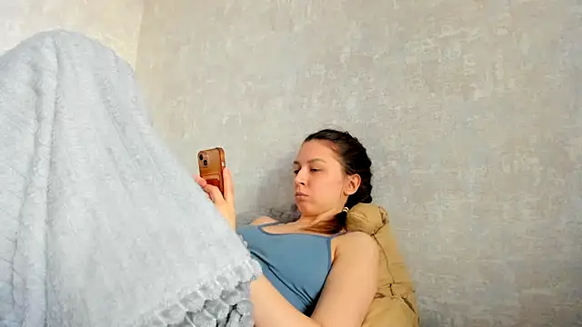 Snapshot of Adela_Vetta chatting on 03/03/25, 02:39 Adela Vetta online show from 03/03/25, 02:39