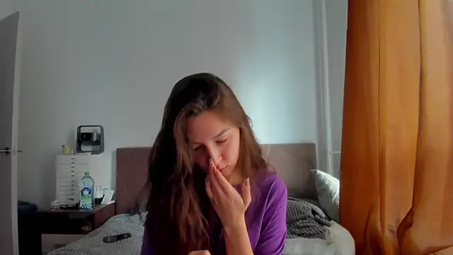 Snapshot of Adela_Vetta chatting on 10/15/25, 11:07 Adela Vetta online show from 10/15/25, 11:07
