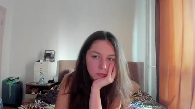 Adela Vetta online show from 11/16/25, 10:20