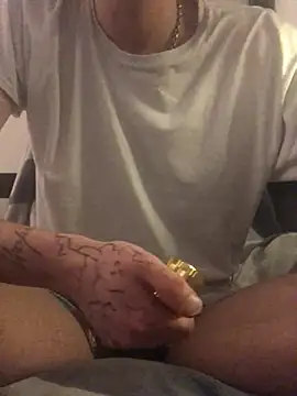 Snapshot of Simboxxx040 chatting on 12/19/24, 05:29 Simboxxx040 online show from 12/19/24, 05:29