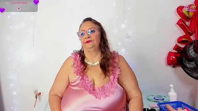 Snapshot of BBW_salome chatting on 04/30/26, 08:05 BBW salome online show from 04/30/26, 08:05
