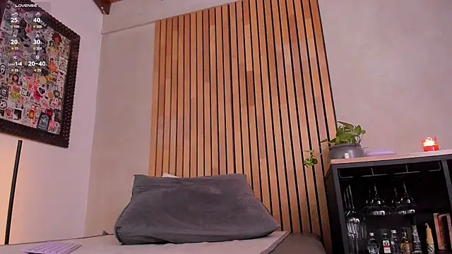 honeyhot69   online show from 04/21/26, 12:01