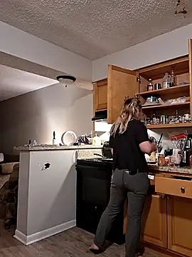 xWhoreAbleX Pika online show from 01/08/26, 11:38