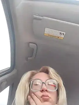 xWhoreAbleX Pika online show from 12/02/25, 04:41