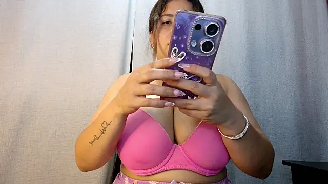 Snapshot of tara_rios chatting on 03/26/26, 11:46 tara rios online show from 03/26/26, 11:46