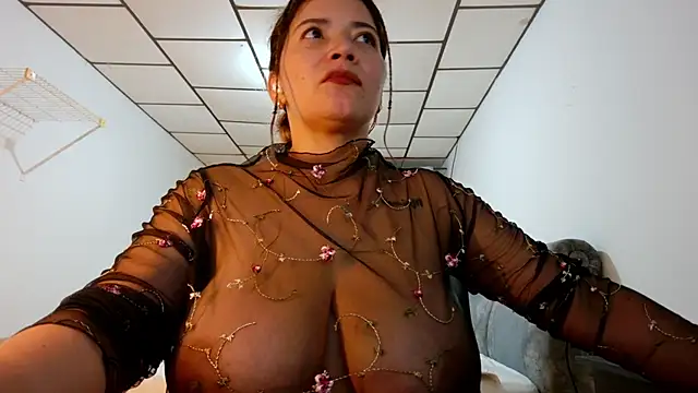 Snapshot of tara_rios chatting on 02/18/26, 12:41 tara rios online show from 02/18/26, 12:41