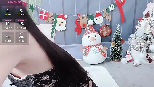 Snapshot of Sarah-ery chatting on 11/25/25, 01:17 Sarah-ery online show from 11/25/25, 01:17