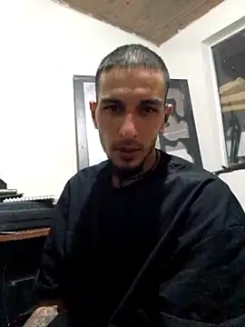 Snapshot of elgoguexxx chatting on 12/19/25, 03:21 elgoguexxx online show from 12/19/25, 03:21