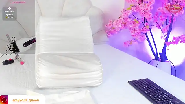 Snapshot of Amykord chatting on 10/30/25, 11:52 Amykord online show from 10/30/25, 11:52