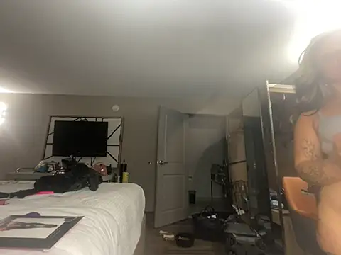 tatted-bitty online show from 09/28/25, 03:35