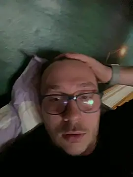 Snapshot of ionut9879 chatting on 02/20/25, 02:46 ionut9879 online show from 02/20/25, 02:46