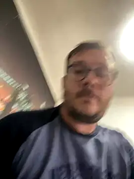 ionut9879 online show from 10/28/25, 10:14