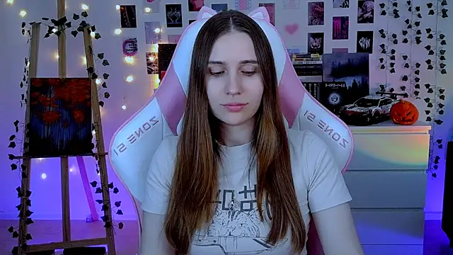 AliceCharmy online show from 10/23/25, 05:28