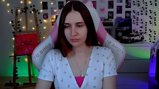 AliceCharmy online show from 10/26/25, 05:41