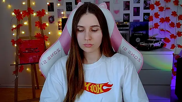 AliceCharmy online show from 11/29/25, 07:19