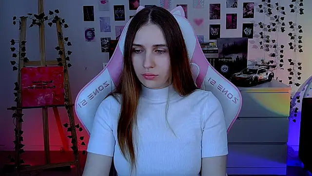 AliceCharmy online show from 10/17/25, 06:28