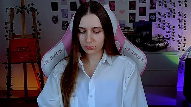 AliceCharmy online show from 09/18/25, 04:43