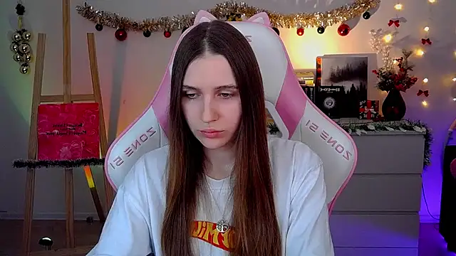 AliceCharmy online show from 12/21/25, 10:50