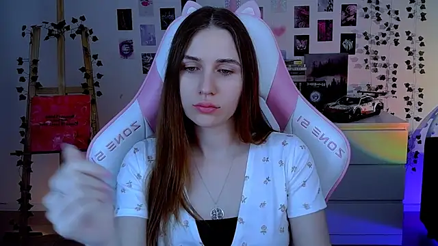 AliceCharmy online show from 10/20/25, 05:31