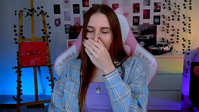 AliceCharmy online show from 10/08/25, 06:15