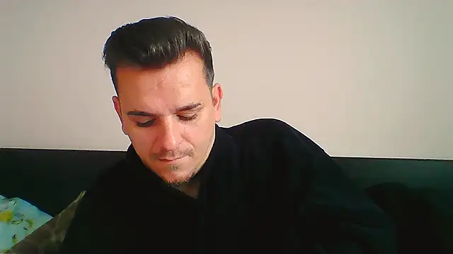 Snapshot of Huge_cock22cm chatting on 11/21/25, 08:35 Huge cock22cm online show from 11/21/25, 08:35