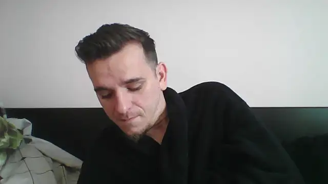 Snapshot of Huge_cock22cm chatting on 03/12/25, 07:24 Huge cock22cm online show from 03/12/25, 07:24