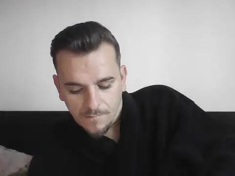 Snapshot of Huge_cock22cm chatting on 09/27/25, 05:02 Huge cock22cm online show from 09/27/25, 05:02