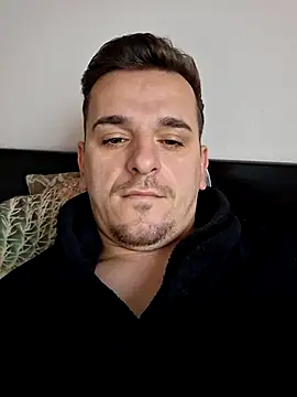 Snapshot of Huge_cock22cm chatting on 12/14/25, 09:26 Huge cock22cm online show from 12/14/25, 09:26