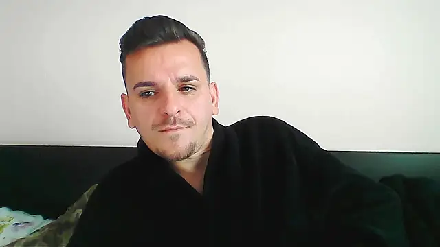 Snapshot of Huge_cock22cm chatting on 10/20/25, 10:16 Huge cock22cm online show from 10/20/25, 10:16