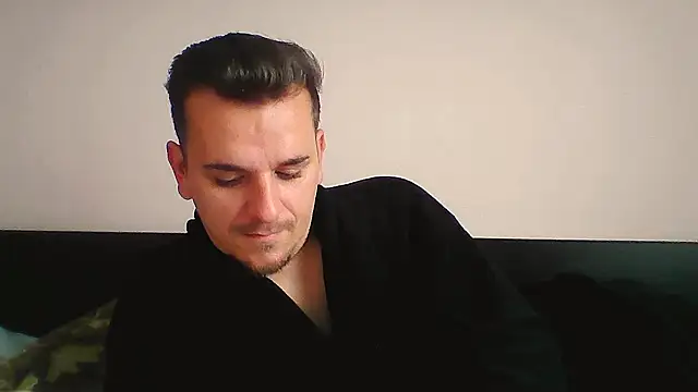 Snapshot of Huge_cock22cm chatting on 11/23/25, 09:19 Huge cock22cm online show from 11/23/25, 09:19