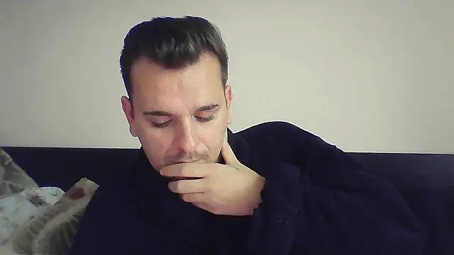 Snapshot of Huge_cock22cm chatting on 11/30/25, 09:32 Huge cock22cm online show from 11/30/25, 09:32