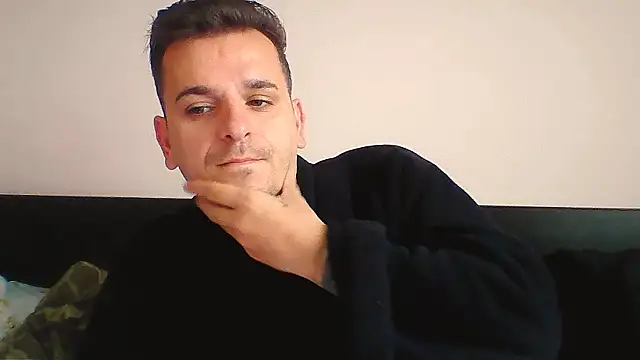 Snapshot of Huge_cock22cm chatting on 11/20/25, 08:48 Huge cock22cm online show from 11/20/25, 08:48