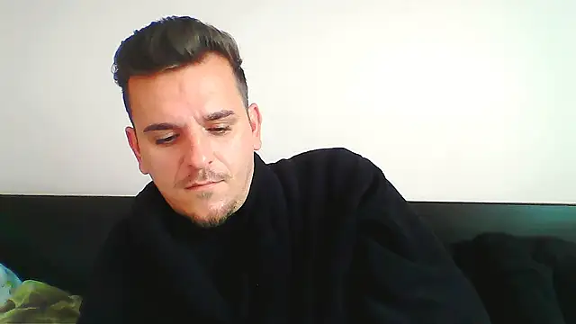 Snapshot of Huge_cock22cm chatting on 10/31/25, 09:39 Huge cock22cm online show from 10/31/25, 09:39