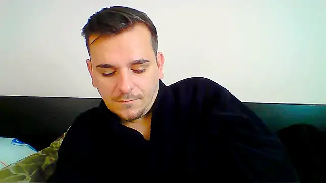 Snapshot of Huge_cock22cm chatting on 12/16/25, 08:18 Huge cock22cm online show from 12/16/25, 08:18