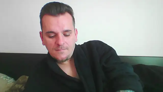 Snapshot of Huge_cock22cm chatting on 04/26/26, 07:27 Huge cock22cm online show from 04/26/26, 07:27