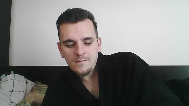 Snapshot of Huge_cock22cm chatting on 03/18/25, 08:28 Huge cock22cm online show from 03/18/25, 08:28