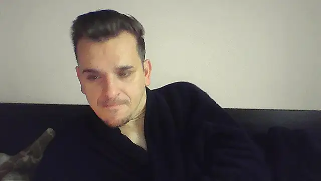 Snapshot of Huge_cock22cm chatting on 11/27/25, 08:26 Huge cock22cm online show from 11/27/25, 08:26