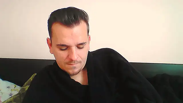 Snapshot of Huge_cock22cm chatting on 11/26/25, 08:25 Huge cock22cm online show from 11/26/25, 08:25