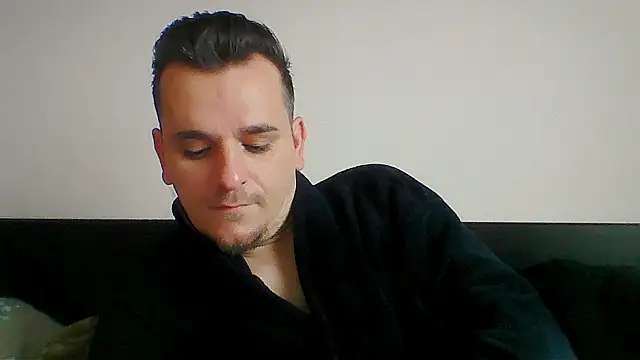 Snapshot of Huge_cock22cm chatting on 04/22/26, 07:26 Huge cock22cm online show from 04/22/26, 07:26