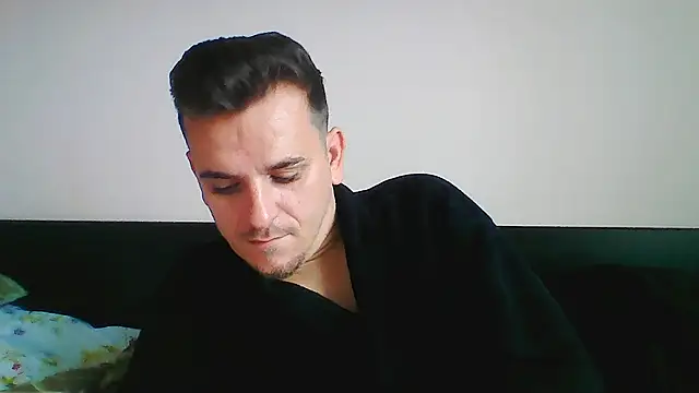 Snapshot of Huge_cock22cm chatting on 10/23/25, 08:24 Huge cock22cm online show from 10/23/25, 08:24