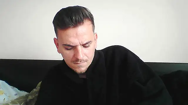 Snapshot of Huge_cock22cm chatting on 10/19/25, 10:07 Huge cock22cm online show from 10/19/25, 10:07