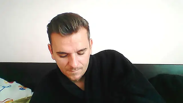 Snapshot of Huge_cock22cm chatting on 10/10/25, 08:37 Huge cock22cm online show from 10/10/25, 08:37