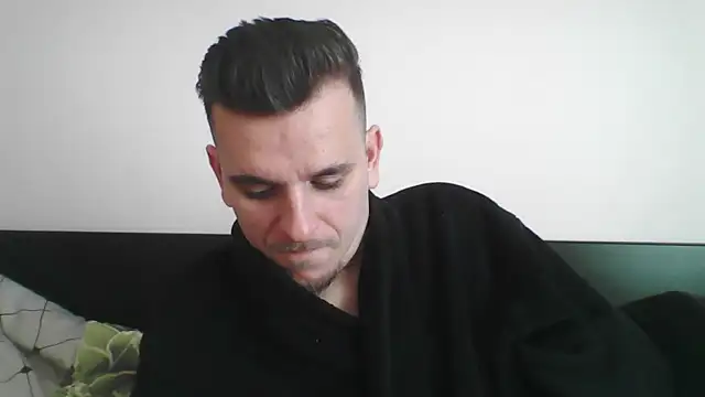 Snapshot of Huge_cock22cm chatting on 03/21/25, 08:17 Huge cock22cm online show from 03/21/25, 08:17