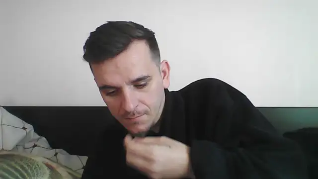 Snapshot of Huge_cock22cm chatting on 03/05/25, 07:16 Huge cock22cm online show from 03/05/25, 07:16