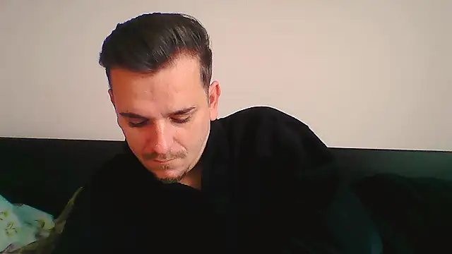 Snapshot of Huge_cock22cm chatting on 11/25/25, 07:30 Huge cock22cm online show from 11/25/25, 07:30